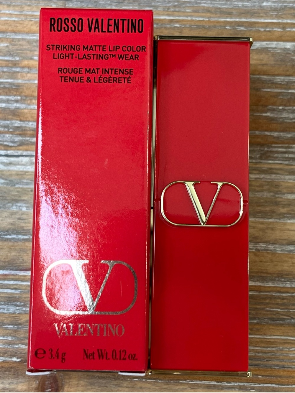 NIB Valentino Rosso Valentino Striking Matte Lipstick Full Size 3.4g - Picture 7 of 7